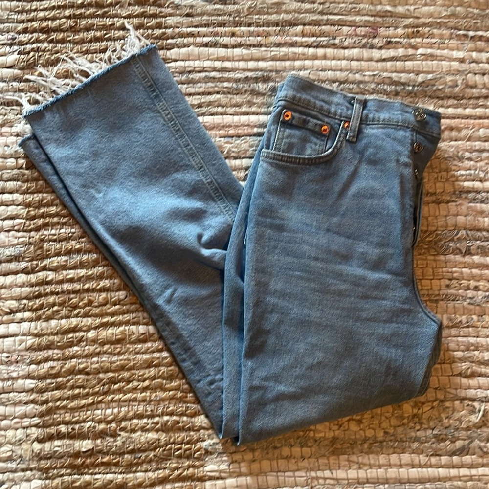 ZARA- High Rise Trumpet Ankle length Jeans in a Size 10 in Excellent Condition! - Picture 6 of 11
